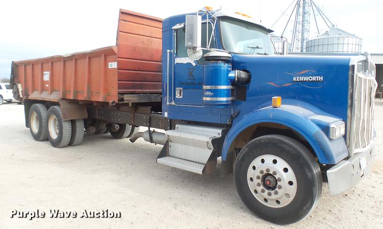image for item DC2423 2000 Kenworth W900 manure spreader truck
