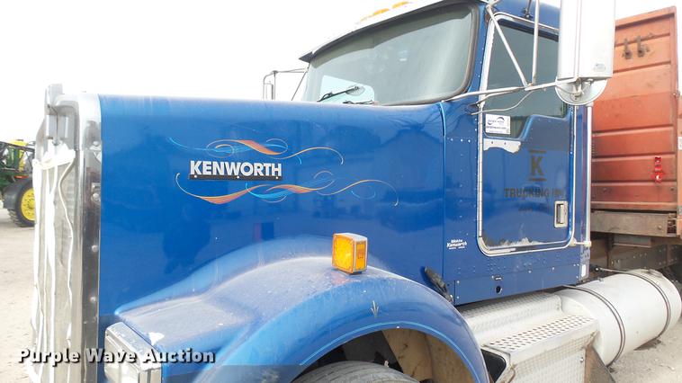 image for item DC2423 2000 Kenworth W900 manure spreader truck