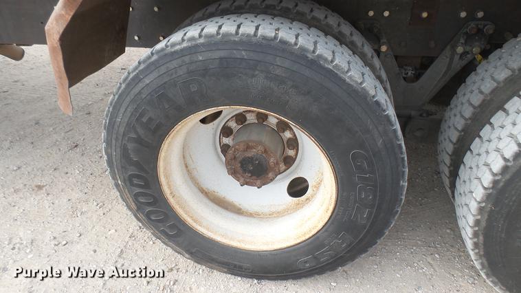 image for item DC2423 2000 Kenworth W900 manure spreader truck