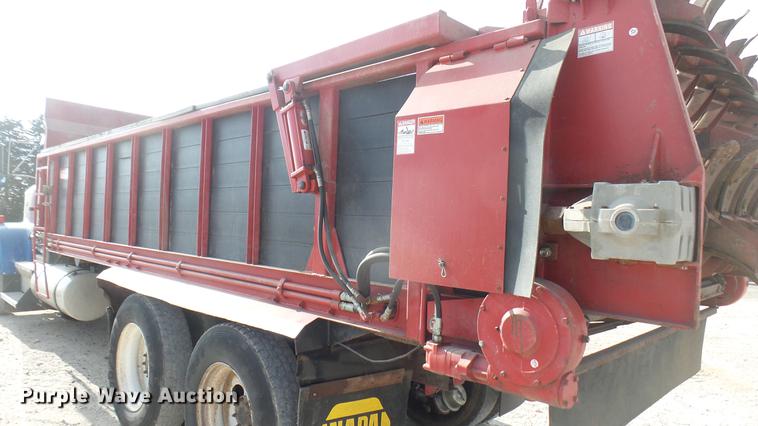 image for item DC2425 2000 Kenworth W900 manure spreader truck
