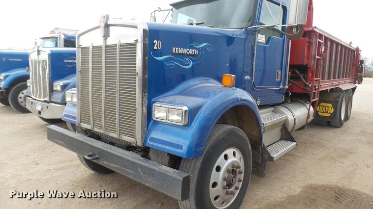 image for item DC2425 2000 Kenworth W900 manure spreader truck