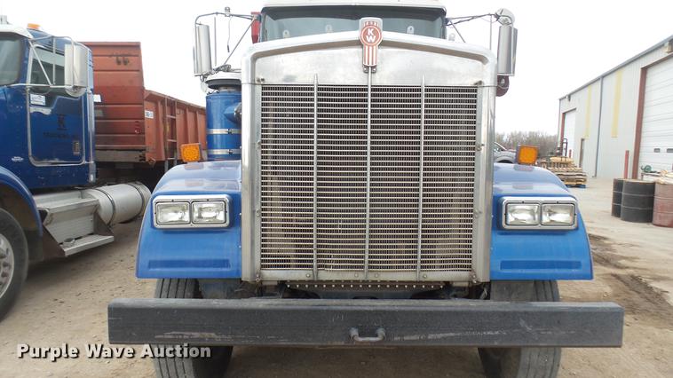 image for item DC2425 2000 Kenworth W900 manure spreader truck