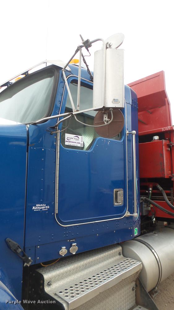 image for item DC2425 2000 Kenworth W900 manure spreader truck