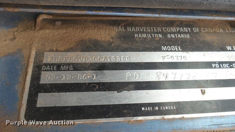 image for item DC2426 1986 International F9370 manure spreader truck