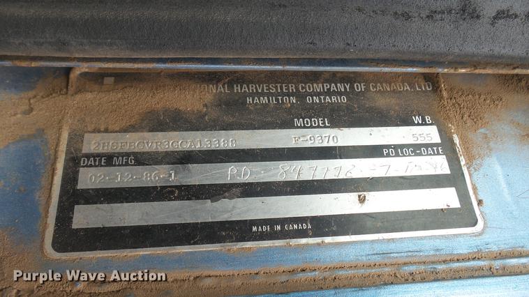 image for item DC2426 1986 International F9370 manure spreader truck