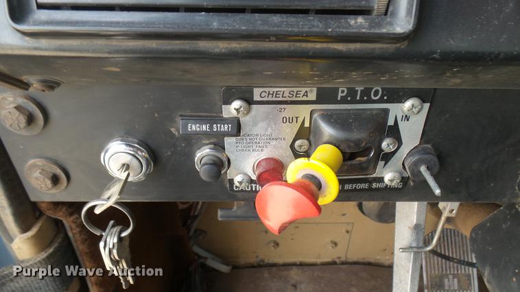 image for item DC2426 1986 International F9370 manure spreader truck