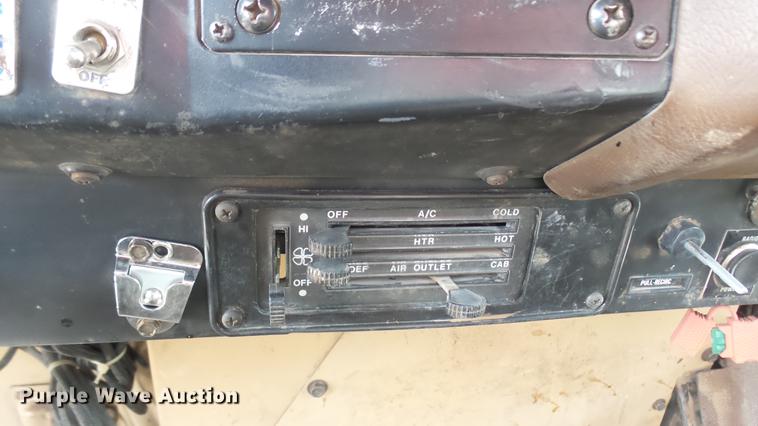 image for item DC2426 1986 International F9370 manure spreader truck