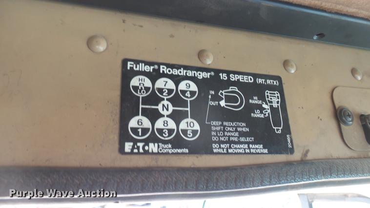 image for item DC2426 1986 International F9370 manure spreader truck