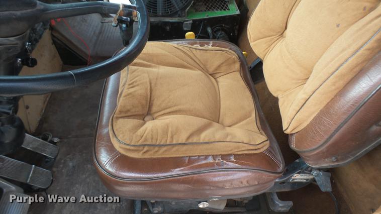 image for item DC2426 1986 International F9370 manure spreader truck