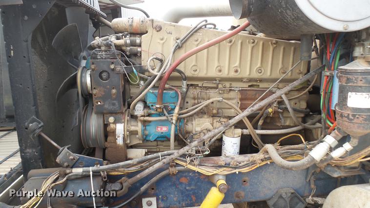 image for item DC2426 1986 International F9370 manure spreader truck