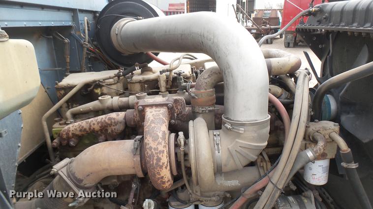 image for item DC2426 1986 International F9370 manure spreader truck