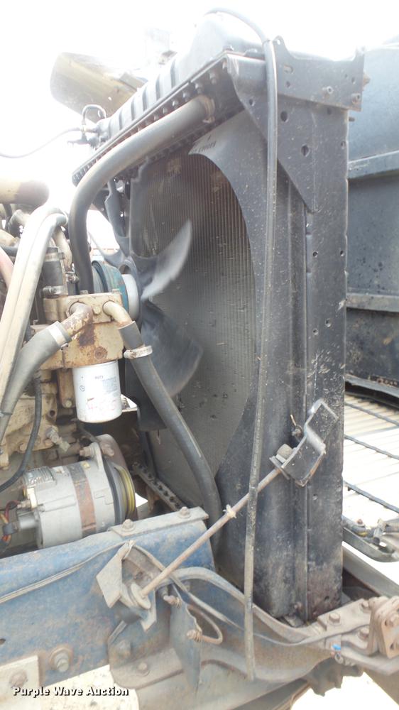 image for item DC2426 1986 International F9370 manure spreader truck