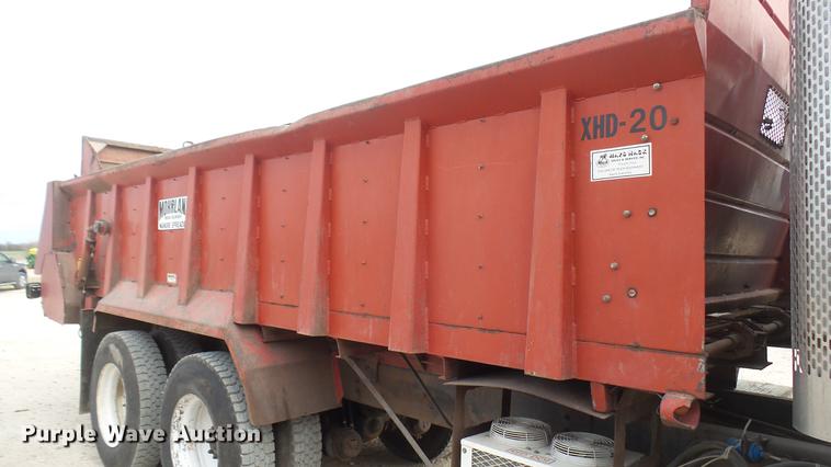 image for item DC2426 1986 International F9370 manure spreader truck