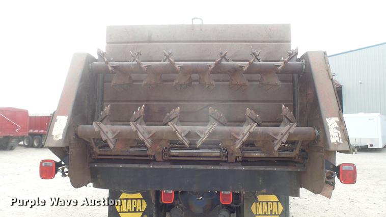 image for item DC2426 1986 International F9370 manure spreader truck