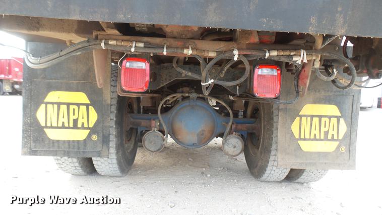 image for item DC2426 1986 International F9370 manure spreader truck