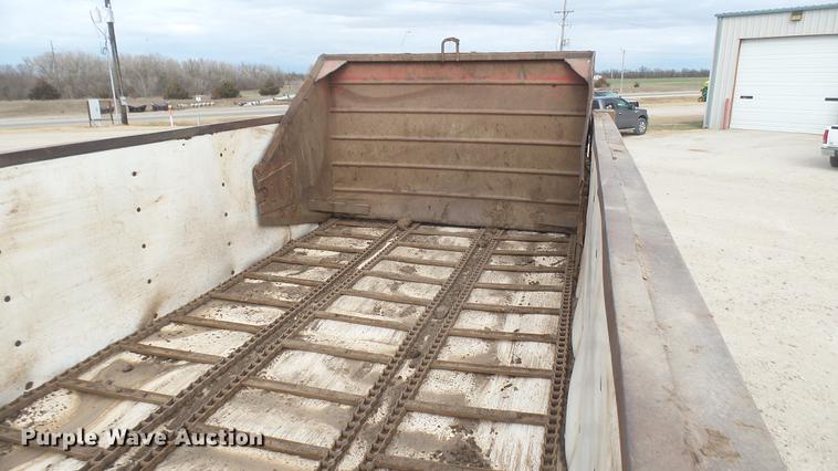 image for item DC2426 1986 International F9370 manure spreader truck