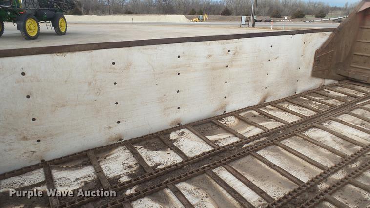 image for item DC2426 1986 International F9370 manure spreader truck