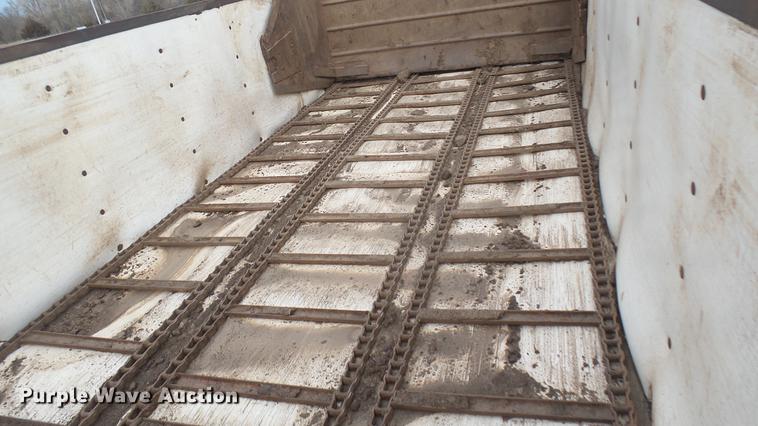 image for item DC2426 1986 International F9370 manure spreader truck