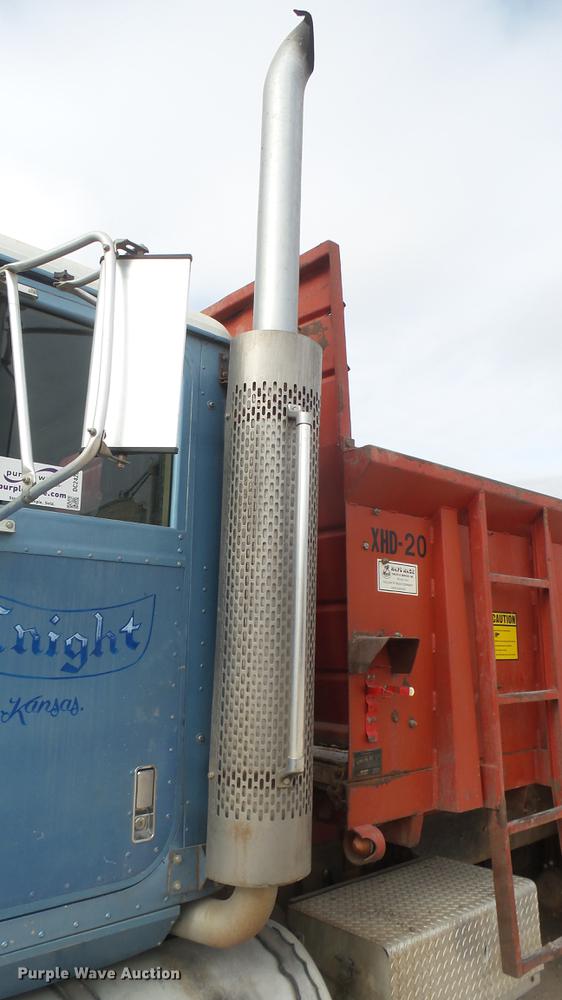 image for item DC2426 1986 International F9370 manure spreader truck