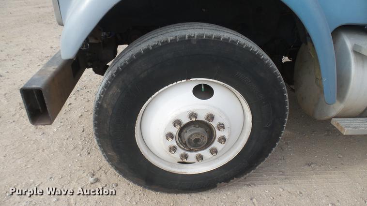 image for item DC2426 1986 International F9370 manure spreader truck