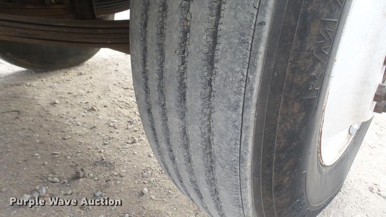 image for item DC2426 1986 International F9370 manure spreader truck