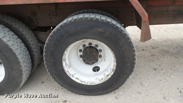 image for item DC2426 1986 International F9370 manure spreader truck