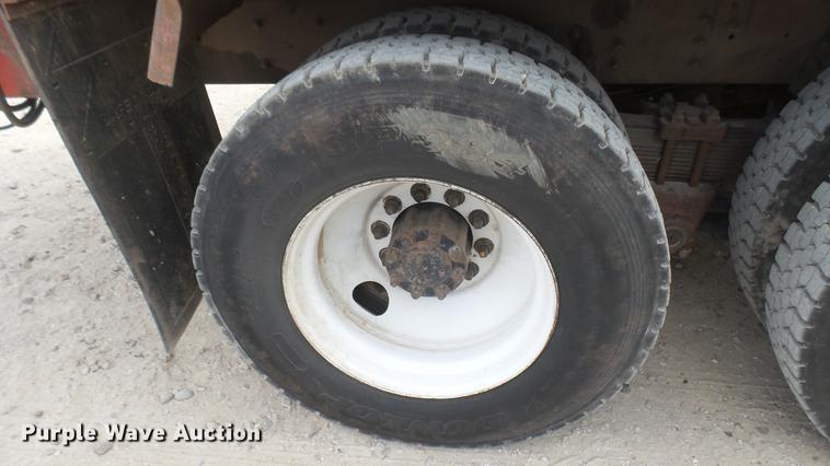 image for item DC2426 1986 International F9370 manure spreader truck