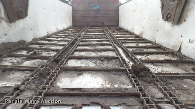 image for item DC2426 1986 International F9370 manure spreader truck