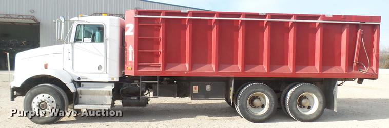 image for item DC2427 1990 Kenworth T450 grain truck