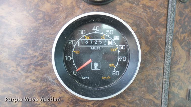 image for item DC2427 1990 Kenworth T450 grain truck