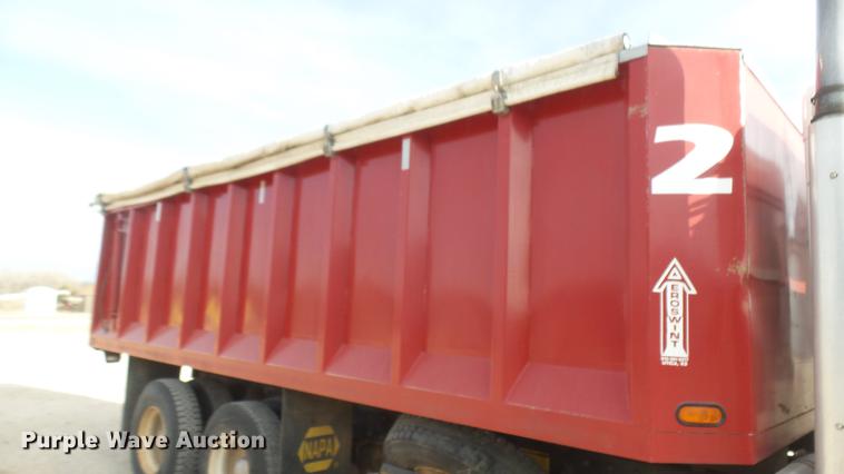 image for item DC2427 1990 Kenworth T450 grain truck