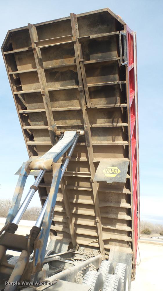 image for item DC2427 1990 Kenworth T450 grain truck