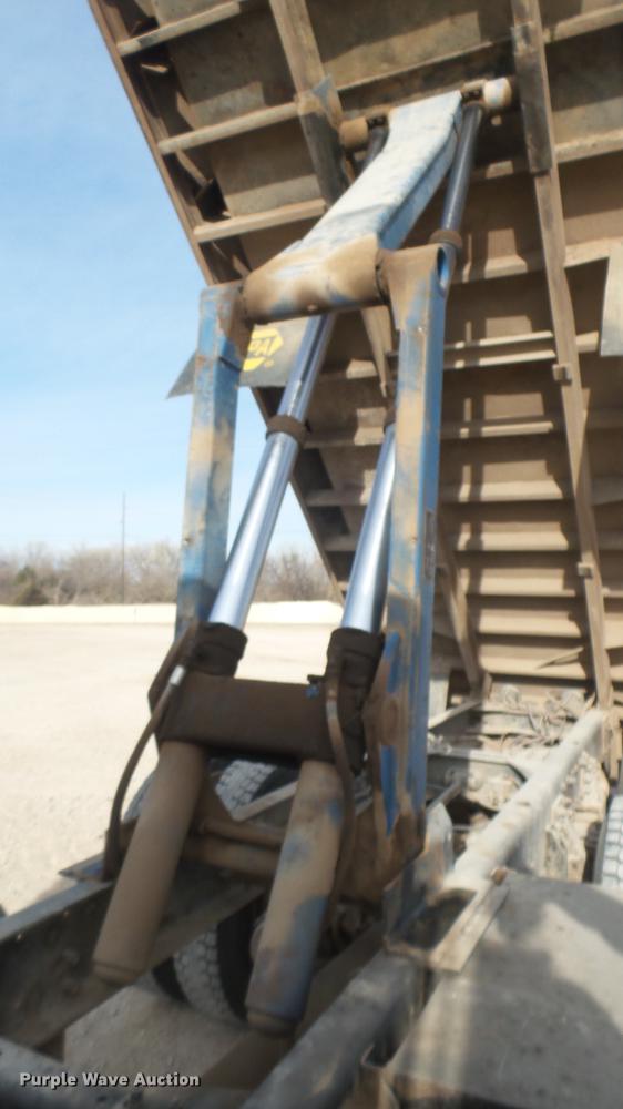 image for item DC2427 1990 Kenworth T450 grain truck