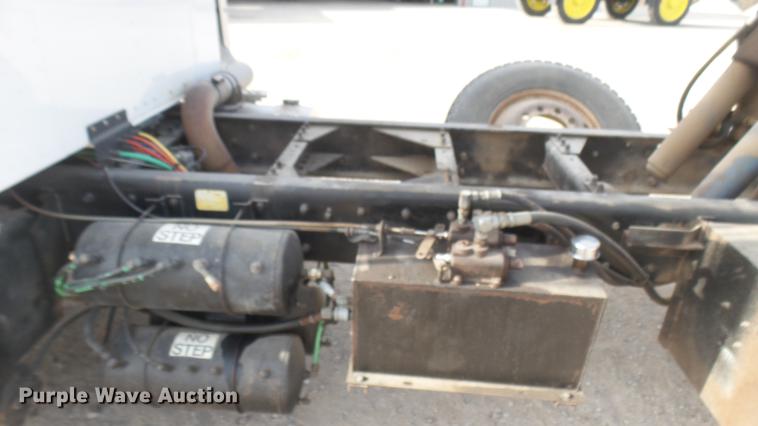 image for item DC2427 1990 Kenworth T450 grain truck