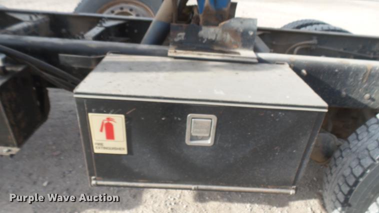 image for item DC2427 1990 Kenworth T450 grain truck