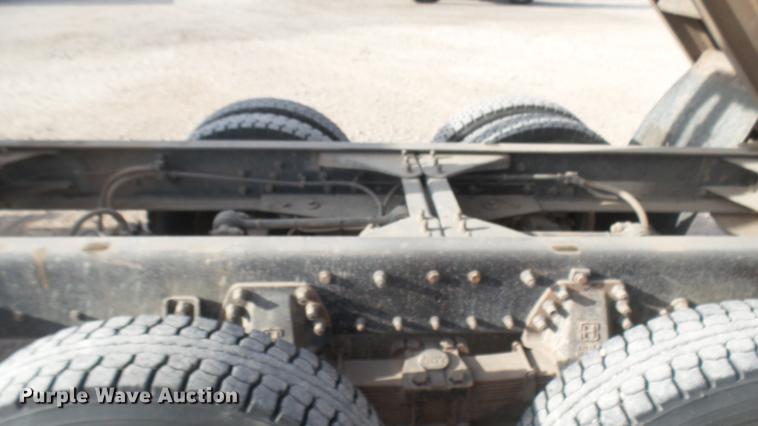 image for item DC2427 1990 Kenworth T450 grain truck