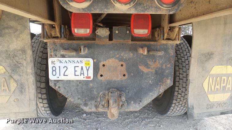 image for item DC2427 1990 Kenworth T450 grain truck