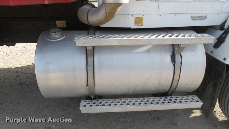 image for item DC2427 1990 Kenworth T450 grain truck