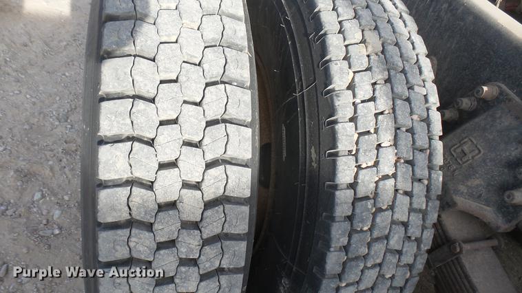 image for item DC2427 1990 Kenworth T450 grain truck