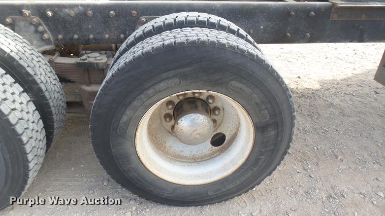 image for item DC2427 1990 Kenworth T450 grain truck