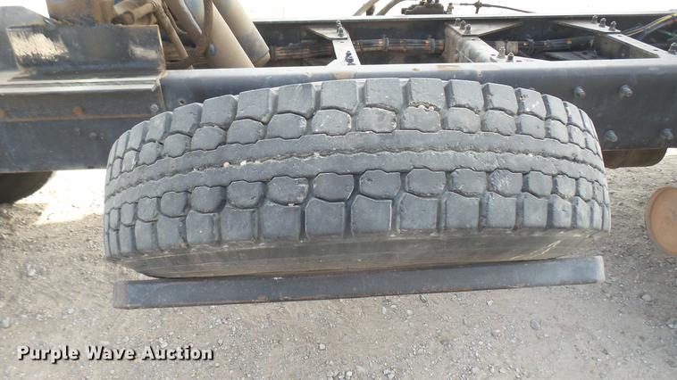 image for item DC2427 1990 Kenworth T450 grain truck