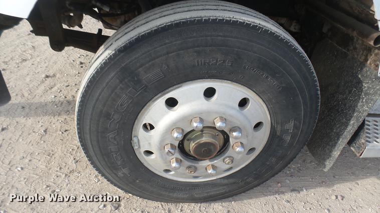 image for item DC2427 1990 Kenworth T450 grain truck