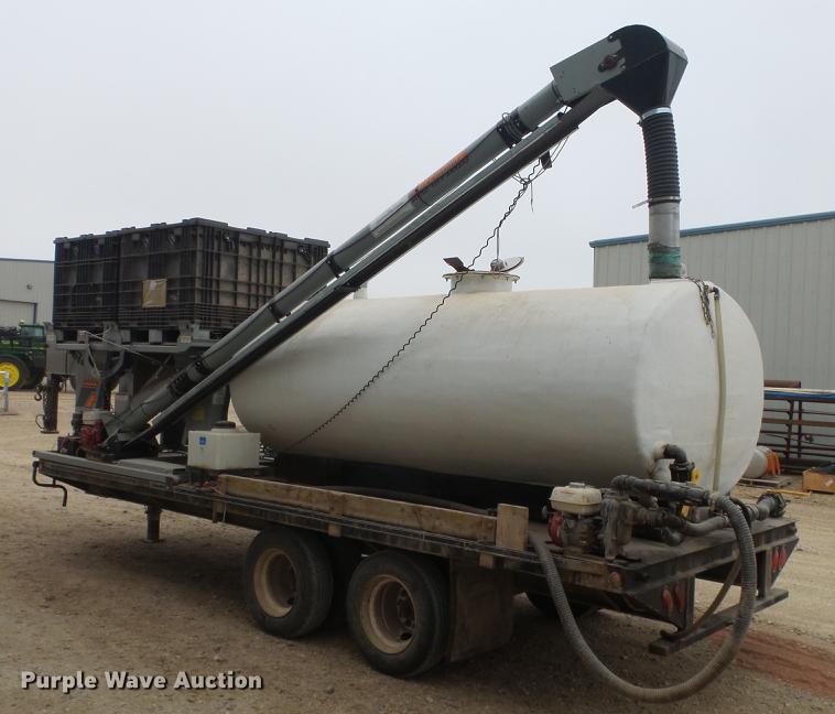 Seed and liquid fertilizer tender trailer in Lyons, KS Item DC2428