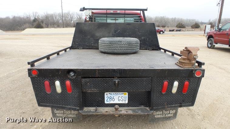 image for item DC2432 2006 Ford F350 Super Duty XLT flatbed pickup truck