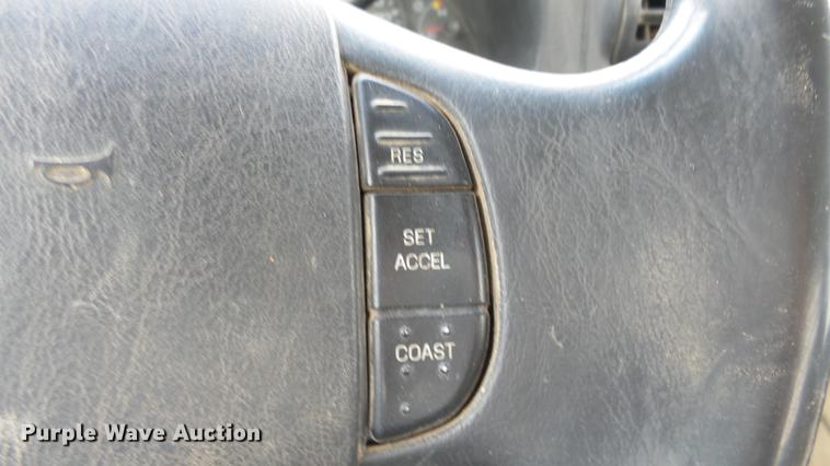 image for item DC2432 2006 Ford F350 Super Duty XLT flatbed pickup truck