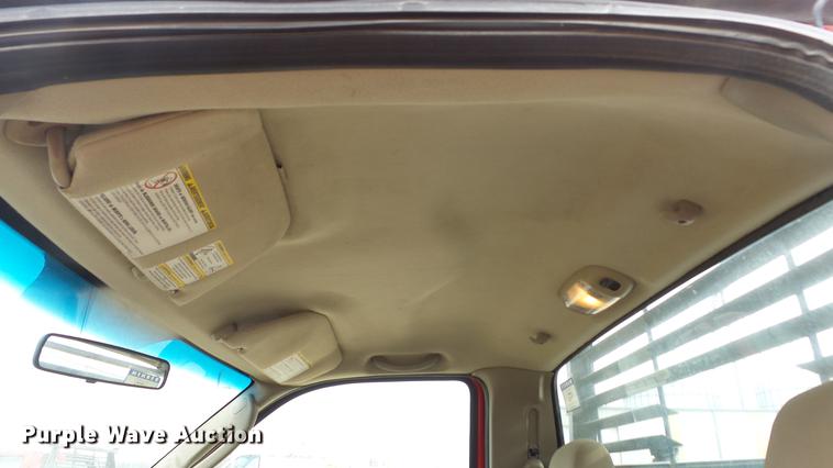 image for item DC2432 2006 Ford F350 Super Duty XLT flatbed pickup truck