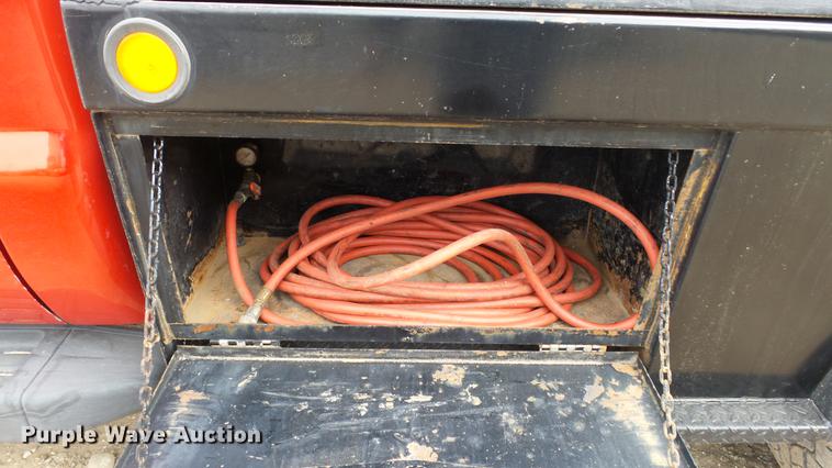 image for item DC2432 2006 Ford F350 Super Duty XLT flatbed pickup truck