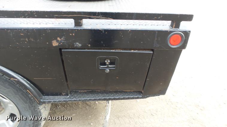 image for item DC2432 2006 Ford F350 Super Duty XLT flatbed pickup truck