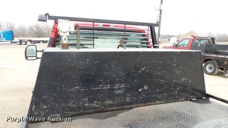 image for item DC2432 2006 Ford F350 Super Duty XLT flatbed pickup truck