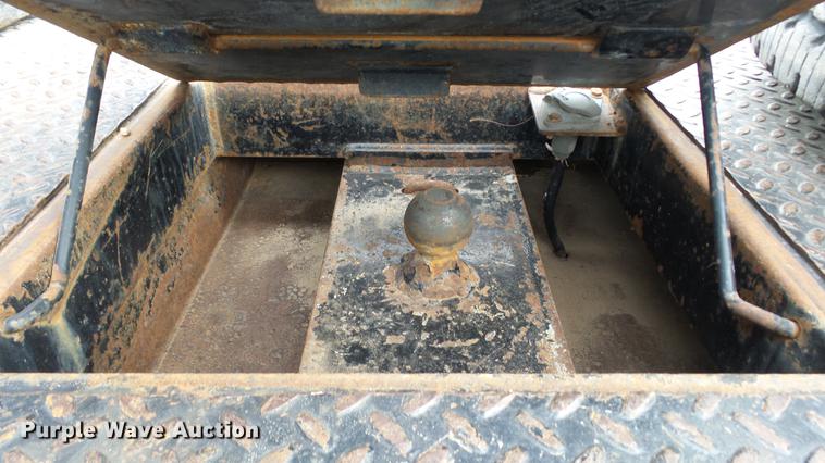 image for item DC2432 2006 Ford F350 Super Duty XLT flatbed pickup truck